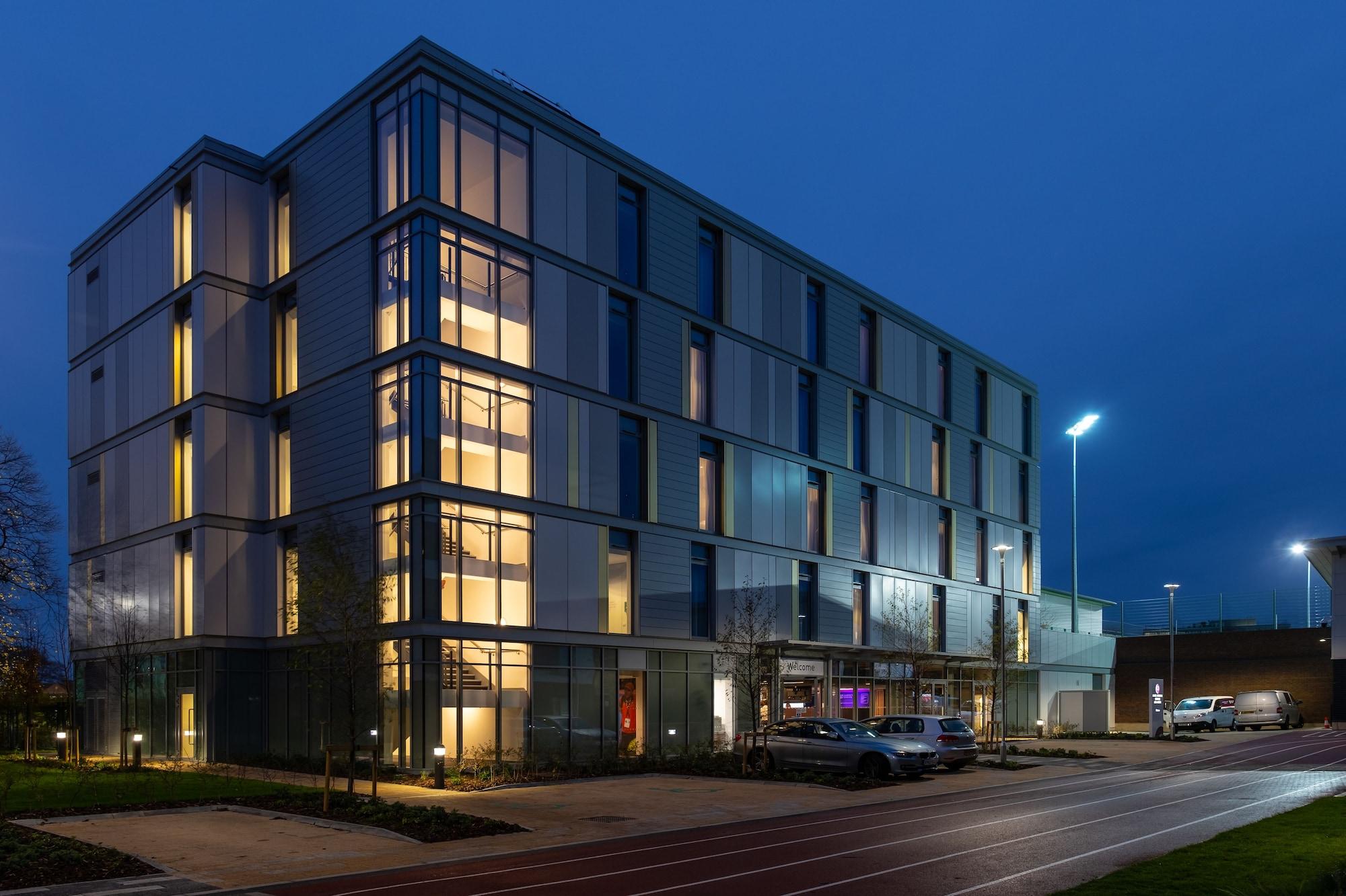 Elite Athlete Centre And Hotel Лоубъро Екстериор снимка